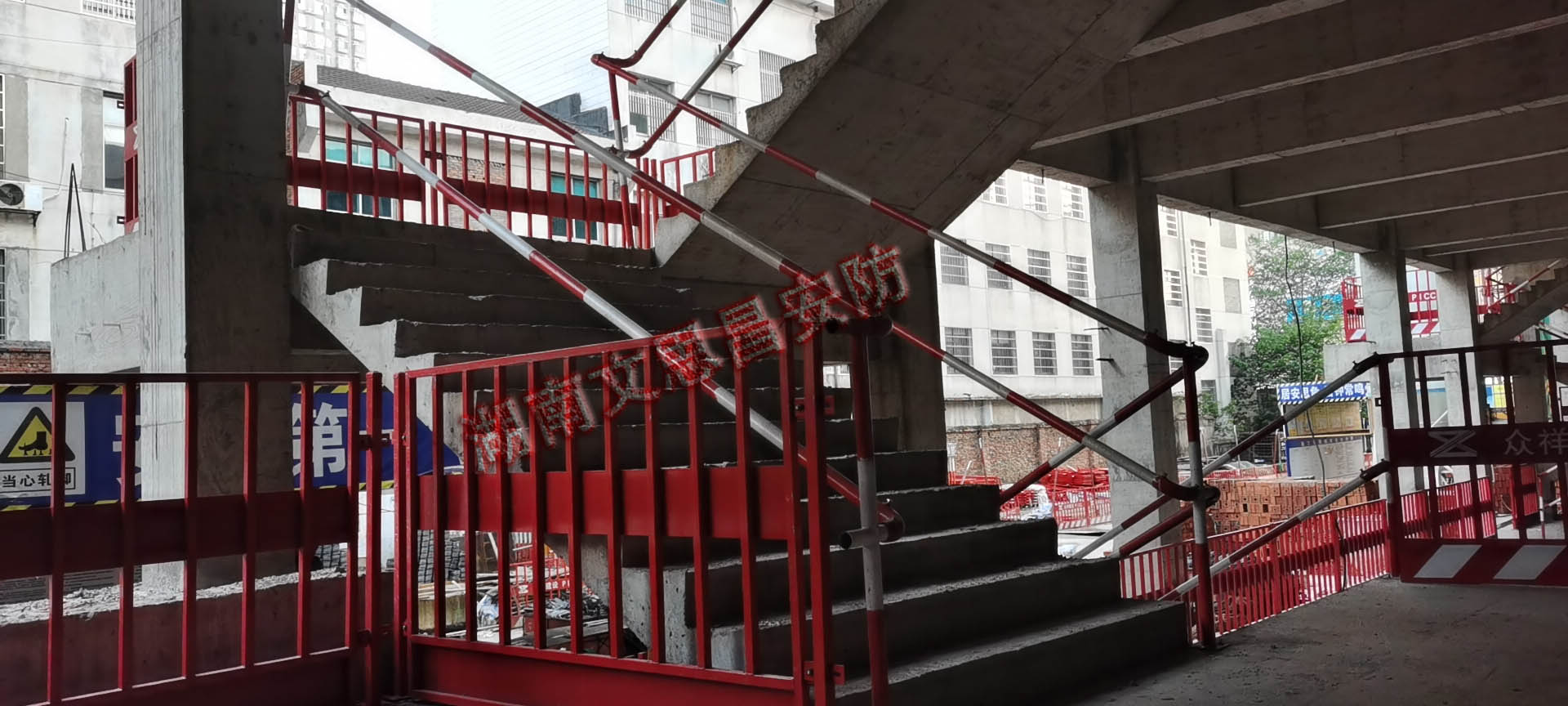 湖南文思昌制管有限公司,臨邊防護(hù)欄,建筑安防設(shè)施廠家,安全體驗(yàn)館,VR虛擬體驗(yàn)館,施工電梯門,VR體驗(yàn)館,鋼筋加工棚,卸料平臺,施工電梯安全門,