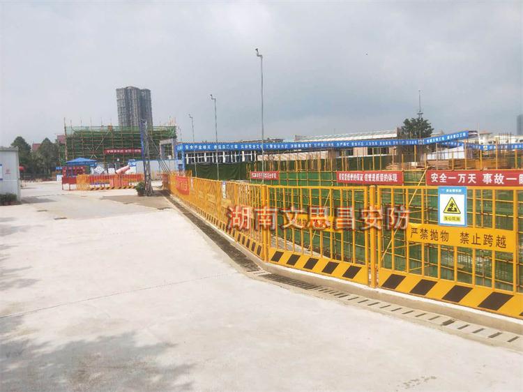 鋼筋加工棚,臨邊防護(hù)欄,建筑安防設(shè)施廠家,安全體驗館,VR虛擬體驗館,施工電梯門,VR體驗館,卸料平臺,施工電梯安全門,湖南文思昌制管有限公司
